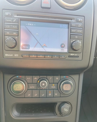 Nissan Qashqai cena 23999 przebieg: 277523, rok produkcji 2010 z Tolkmicko małe 121